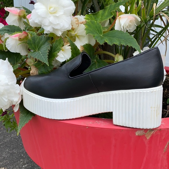 Shelly’s London shoes - Picture 2 of 13